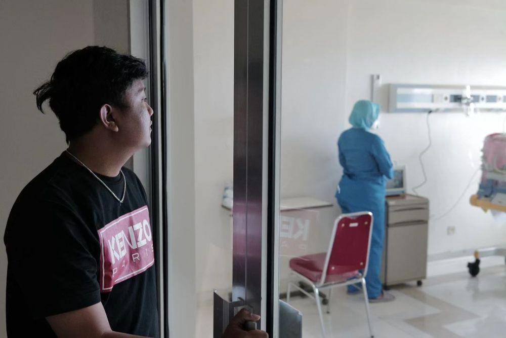 potret Denny Caknan temani Bella Bonita lahiran (instagram.com/denny_caknan)