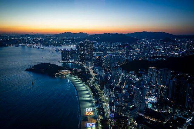 Haeundae Beach (unsplash.com/Sung Jin Cho)