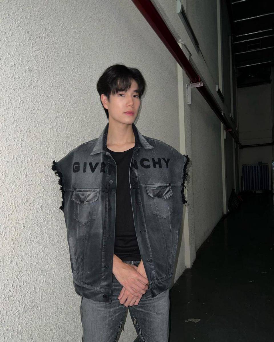 Phuwin Tangsakyuen (instagram.com/phuwintang)