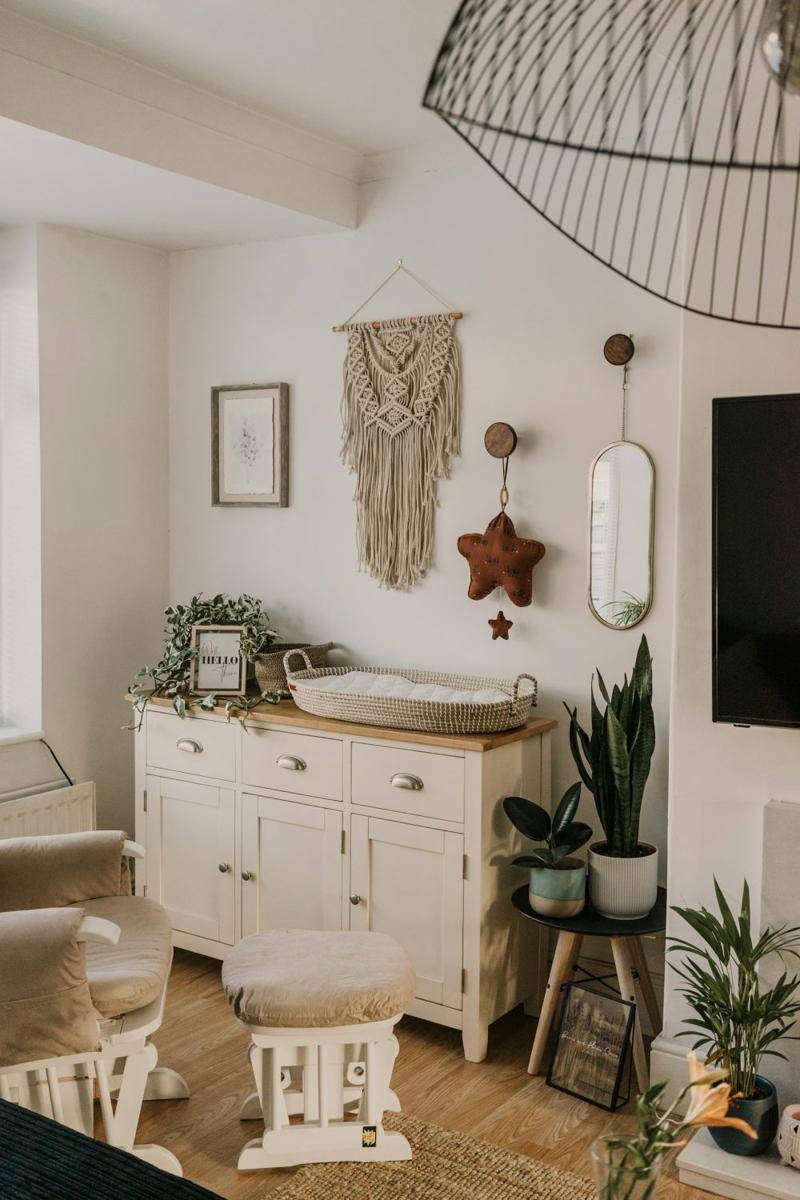 DIY hiasan kamar yang instagramable (unsplash.com/Toa Heftiba)