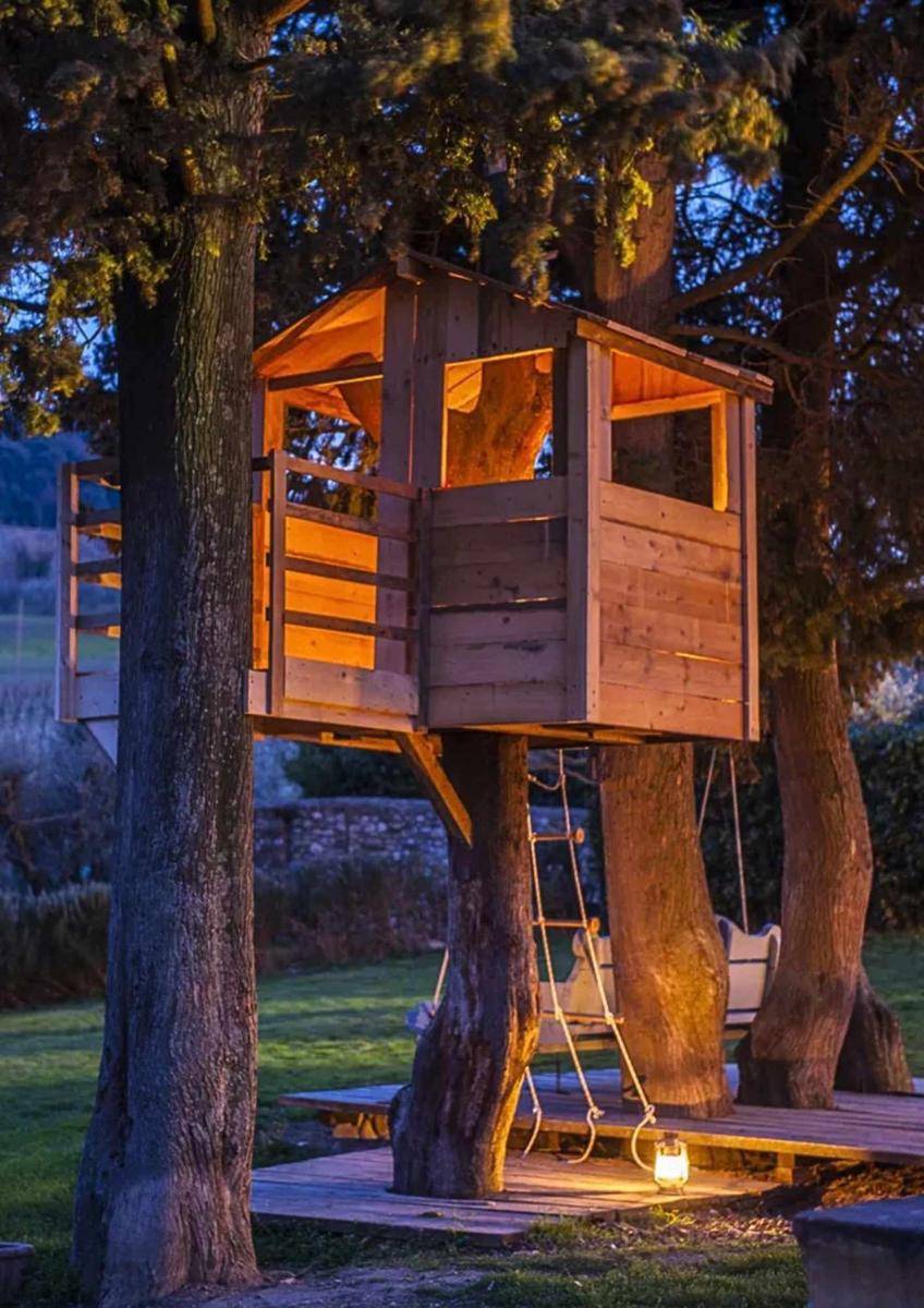 ilustrasi rumah pohon. (thespruce.com/Houzz)
