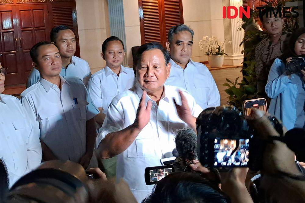 Ketua Umum Partai Gerakan Indonesia Raya (Gerindra), Prabowo Subianto ditemui jurnalis di Rumah Kertanegara, Jakarta, Selasa (6/2/2024). (IDN Times/Trio Hamdani)
