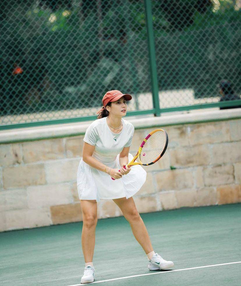 potret Pevita Pearce latihan tenis (instagram.com/pevpearce)