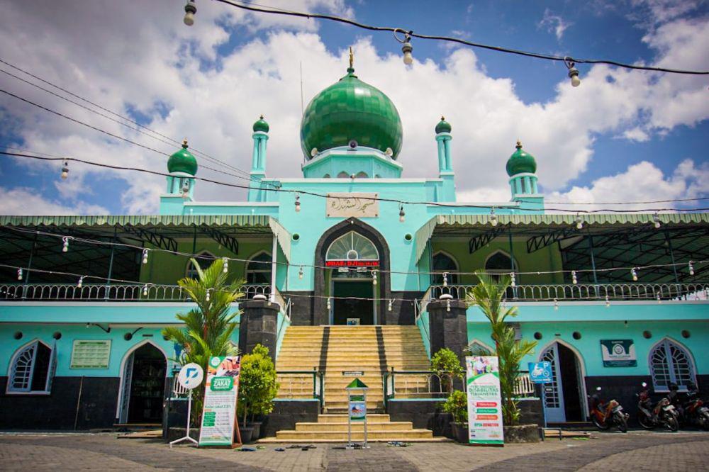1.000 Takjil Gratis di Masjid Syuhada, dari Sup Iga hingga Gulai Balak