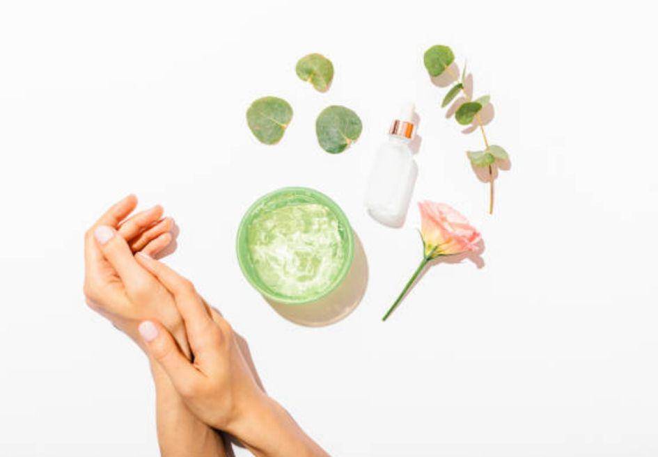 ilustrasi soothing gel (istockphoto.com/iprogressman)