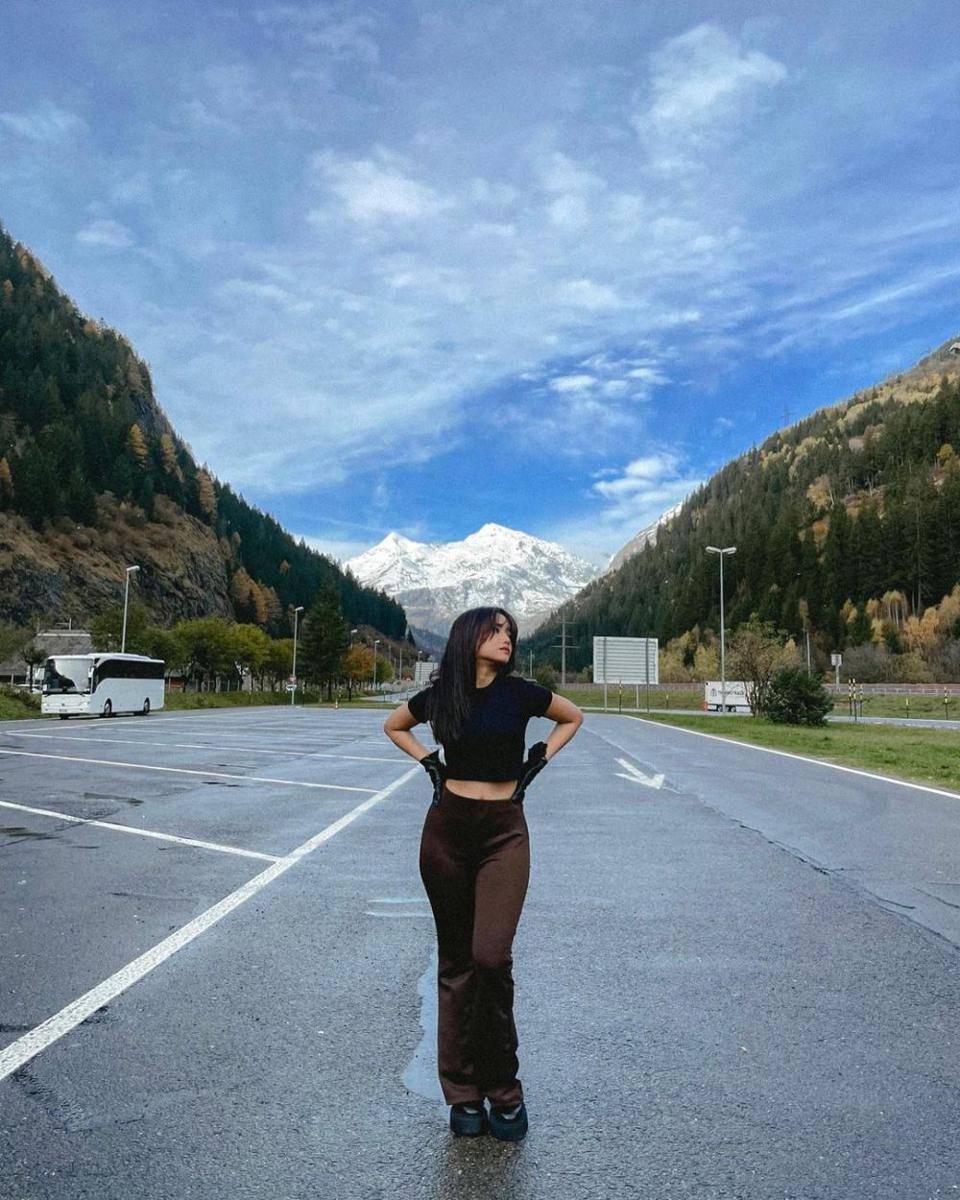 Ide OOTD Liburan ala Fuji Utami (instagram.com/fuji_an)