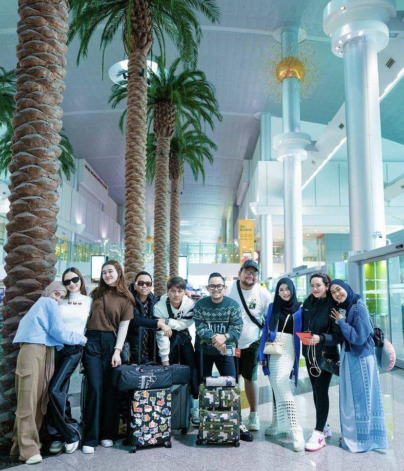 potret Ria Ricis liburan keliling Eropa bareng tim MS GLOW (Instagram.com/lestikejora)