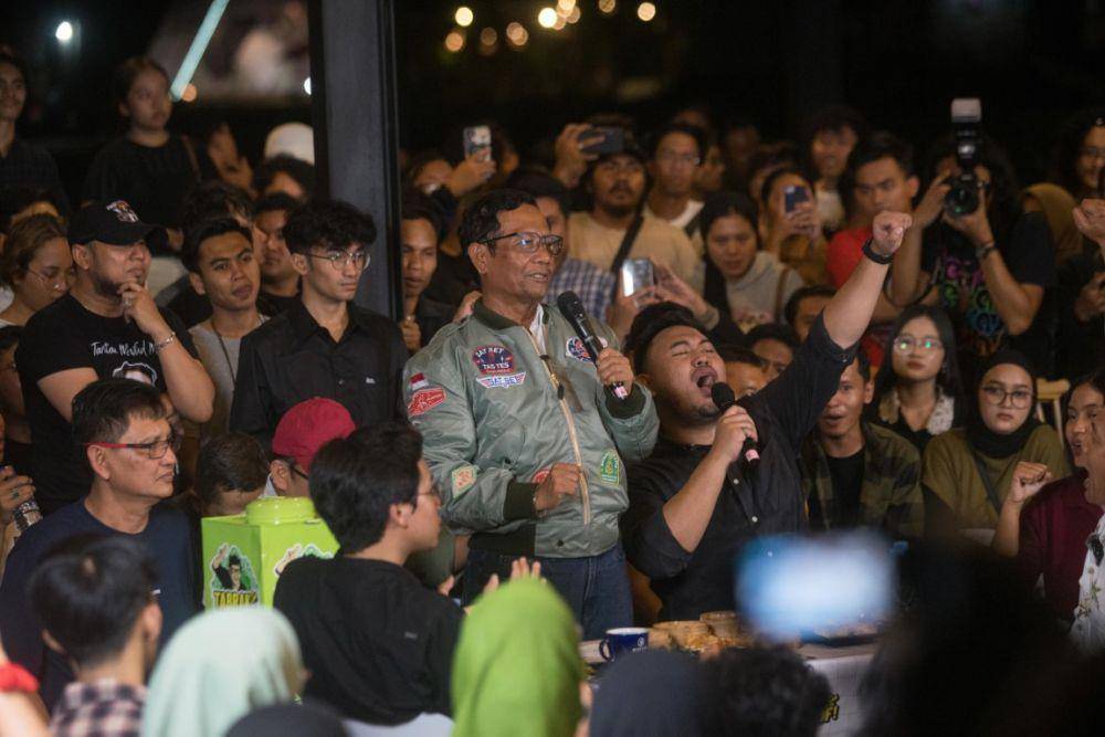 Calon wakil presiden nomor urut 3 Mahfud MD menghadiri kegiatan diskusi Tabrak Prof di Sleman, D.I Yogyakarta, Senin (5/2/2024). (ANTARA FOTO/Andreas Fitri Atmoko)