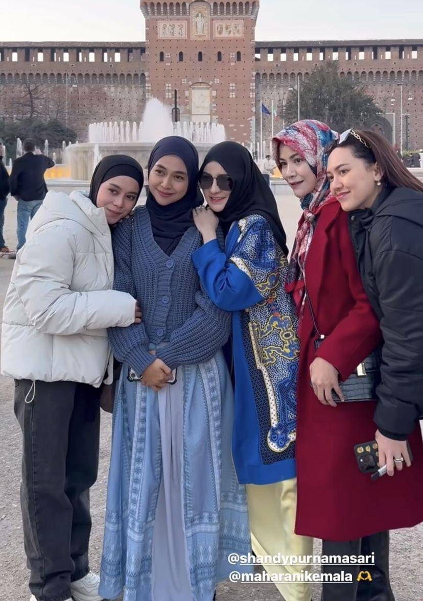 potret Ria Ricis liburan keliling Eropa bareng tim MS GLOW (Instagram.com/riaricis1795)
