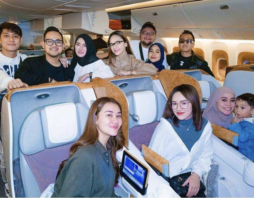 potret Ria Ricis liburan keliling Eropa bareng tim MS GLOW (Instagram.com/shandypurnamasari)