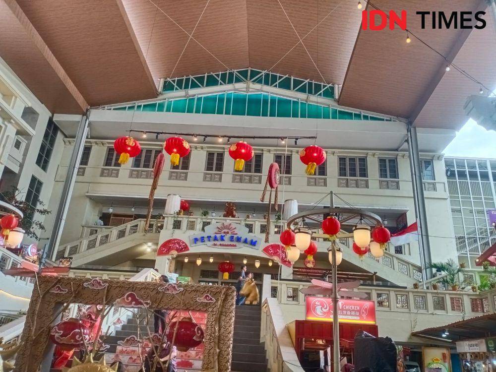 Kawasan Petak Enam Glodok, Jakarta Barat dalam menyambut Hari Imlek (IDN Times/Shiva Clarancia)
