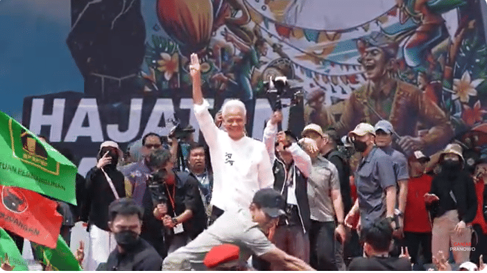 Calon presiden nomor urut 3 Ganjar Pranowo menggelar kampanye akbar di DOME Balikpapan Kalimantan Timur (Kaltim), Selasa (6/2/2024). Foto akun YouTube @GanjarPranowoOfficial