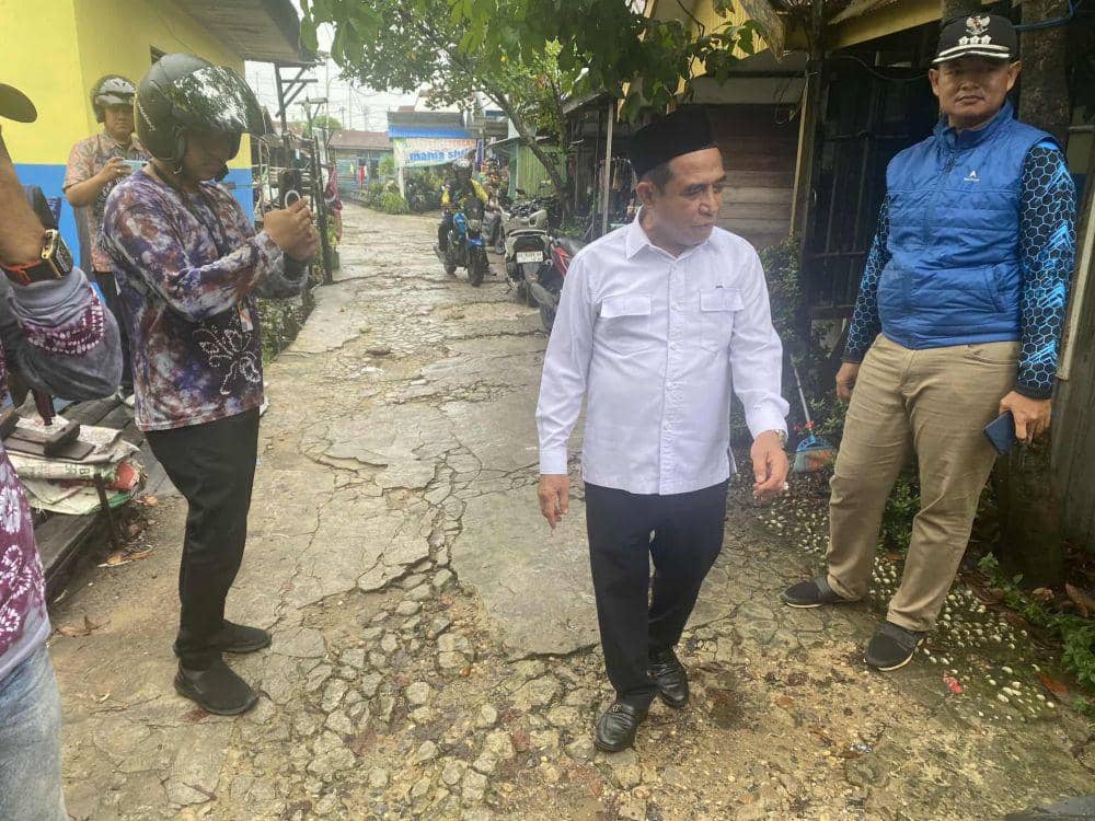 Wakil Wali Kota Banjarmasin, Arifin Noor saat pantau lingkungan masyarakat.