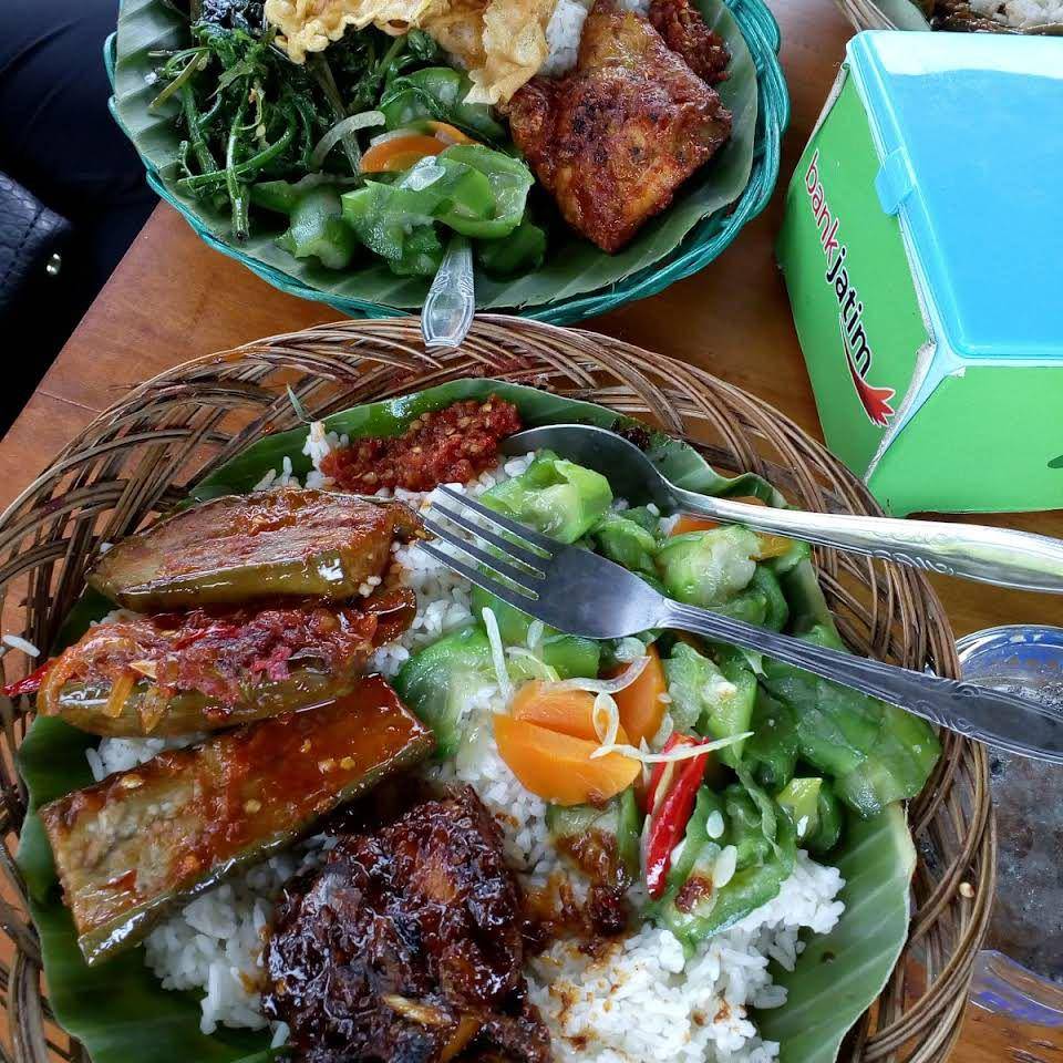 Waroeng Biru Daun (waroeng-biru-daun.business.site)