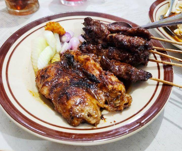 potret sate babi di Sate Babi Asli Tambak Segaran, Solo (google.com/maps/cindillicious)