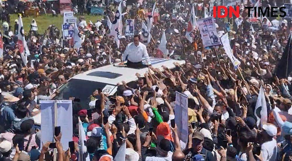 Kampanye Capres nomor urut 1 Anies Rasyid Baswedan di Lapangan Karang Pule Kota Mataram, Selasa (6/2/2024). (IDN Times/Muhammad Nasir)