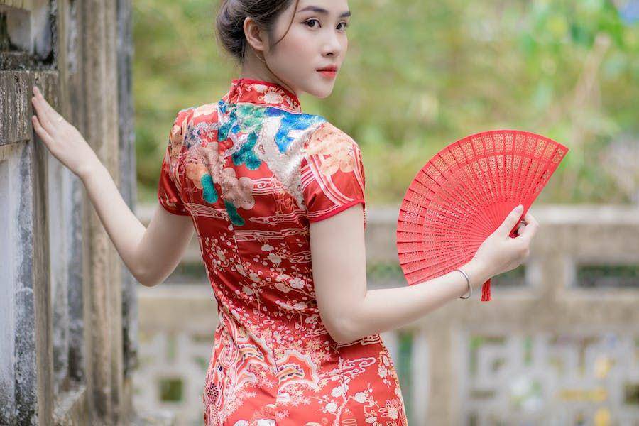 Ilustrasi motif cheongsam (Pexels.com/Tuấn Kiệt Jr.)