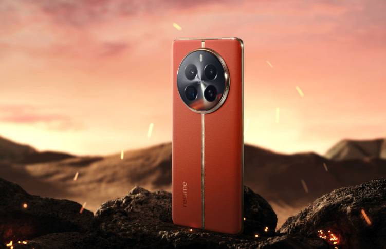 realme 12 Pro+ 5G warna explorer red (realme.com)