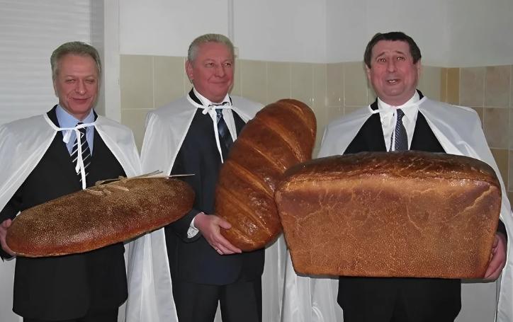 potret lucu roti berukuran super jumbo (reddit.com/GoldenChinchilla)