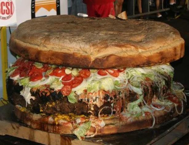 potret lucu roti berukuran super jumbo (reddit.com/deleted)