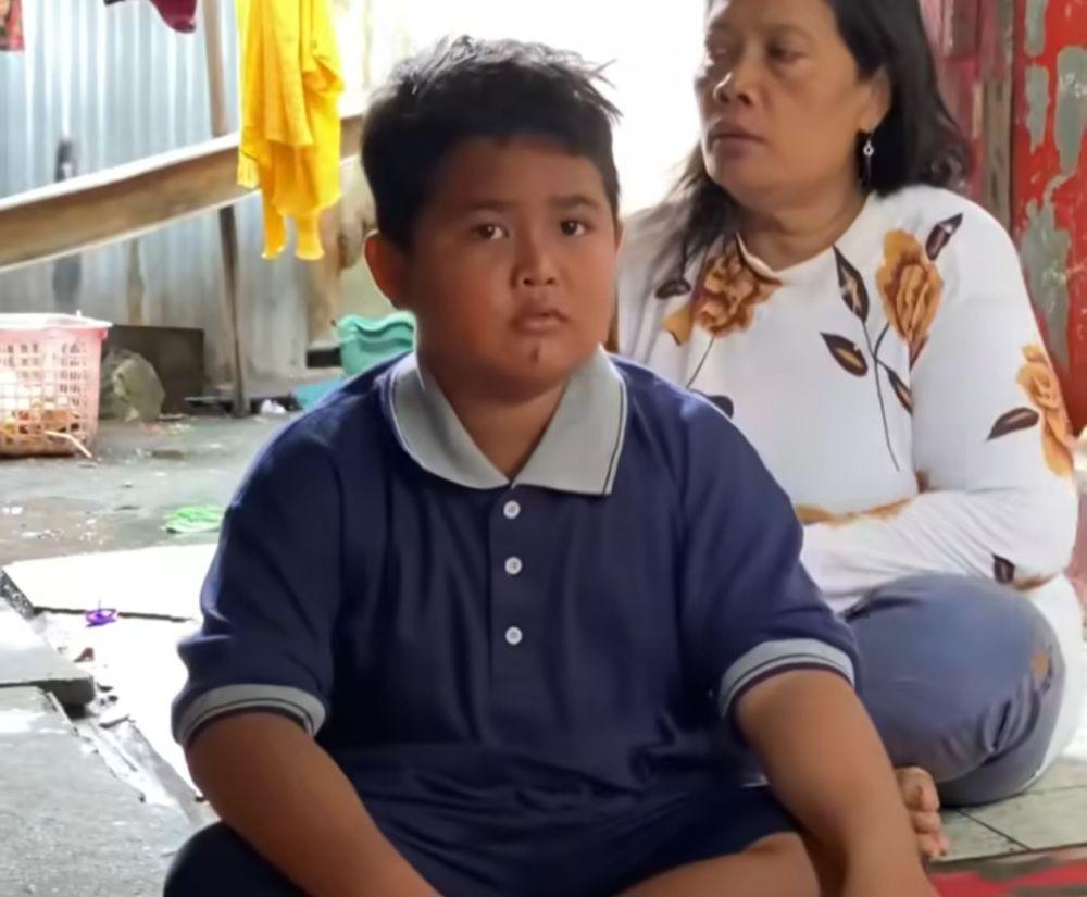 Bocah Laki-Laki Belasan Tahun di Palembang Kerja Hidupi Adik dan Nenek