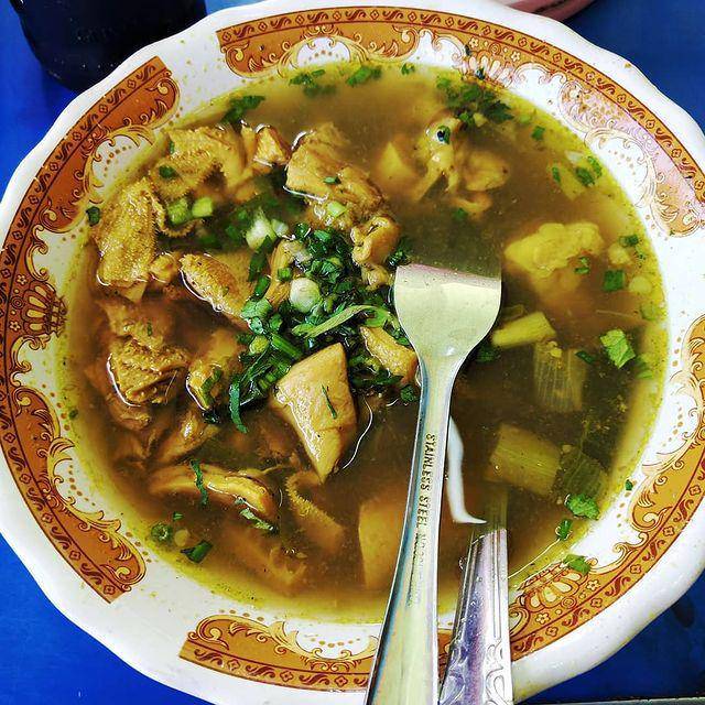Soto Ayam Babat H. Fauzi-Panji (instagram.com/gusdesugiharta)