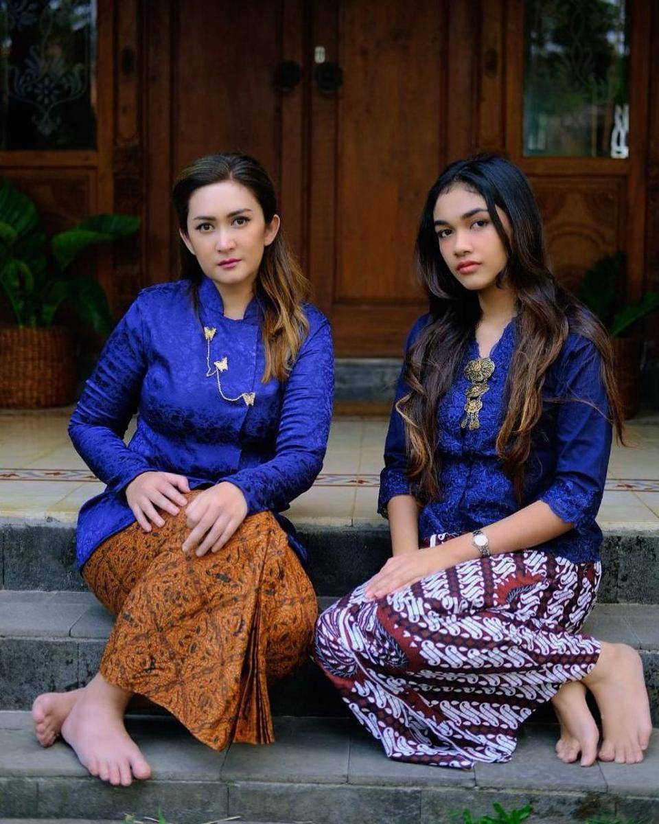 Busana Nafa Urbach. (instagram.com/nafaurbach)