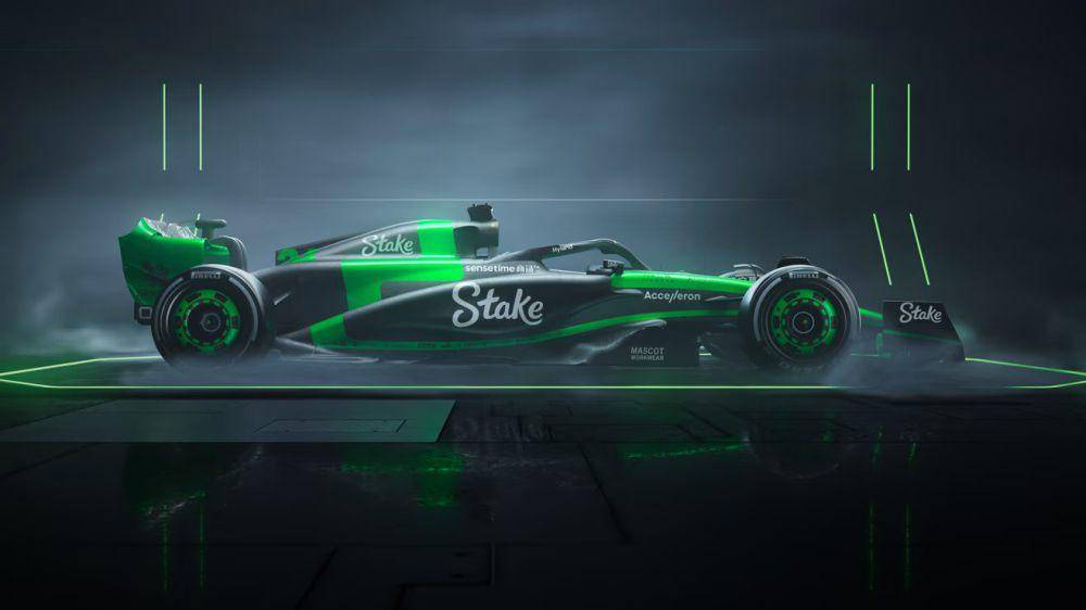 tampilan samping mobil C44 (formula1.com)