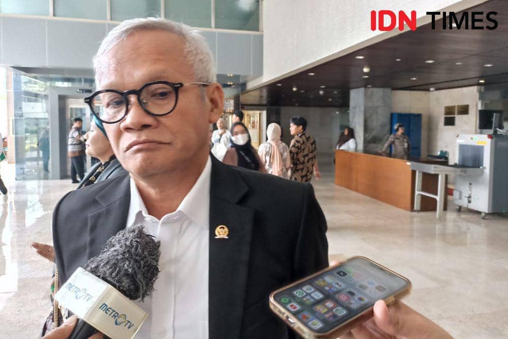 Politikus PDIP Aria Bima ultimatum Ketua KPU RI untuk lebih hati-hati dalam menjalankan tugasnya. (IDN Times/Amir Faisol)