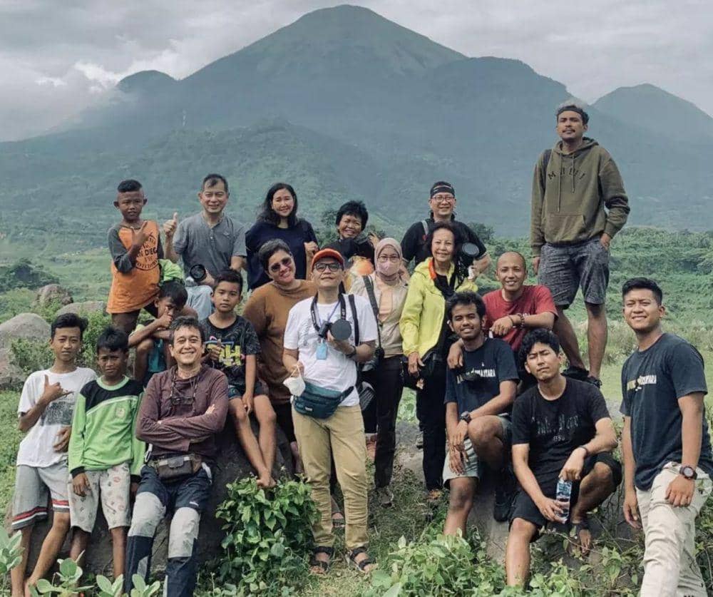 potret bersama komunitas fotografi (instagram.com/okyarisandi)