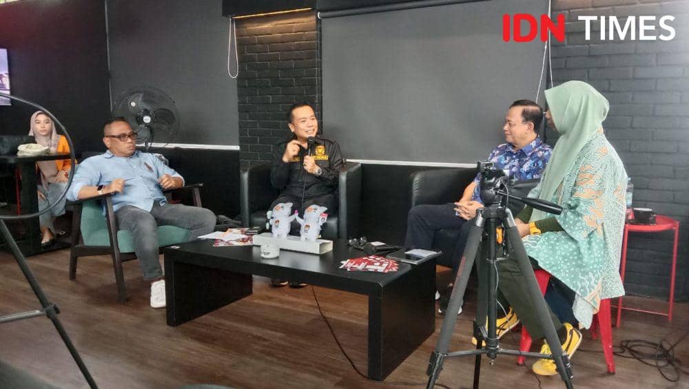 Ketua Komisi Pemilihan Umum (KPU) Provinsi Sulawesi Selatan, Hasbullah, Selasa (6/2/2024). IDN Times/Ashrawi Muin