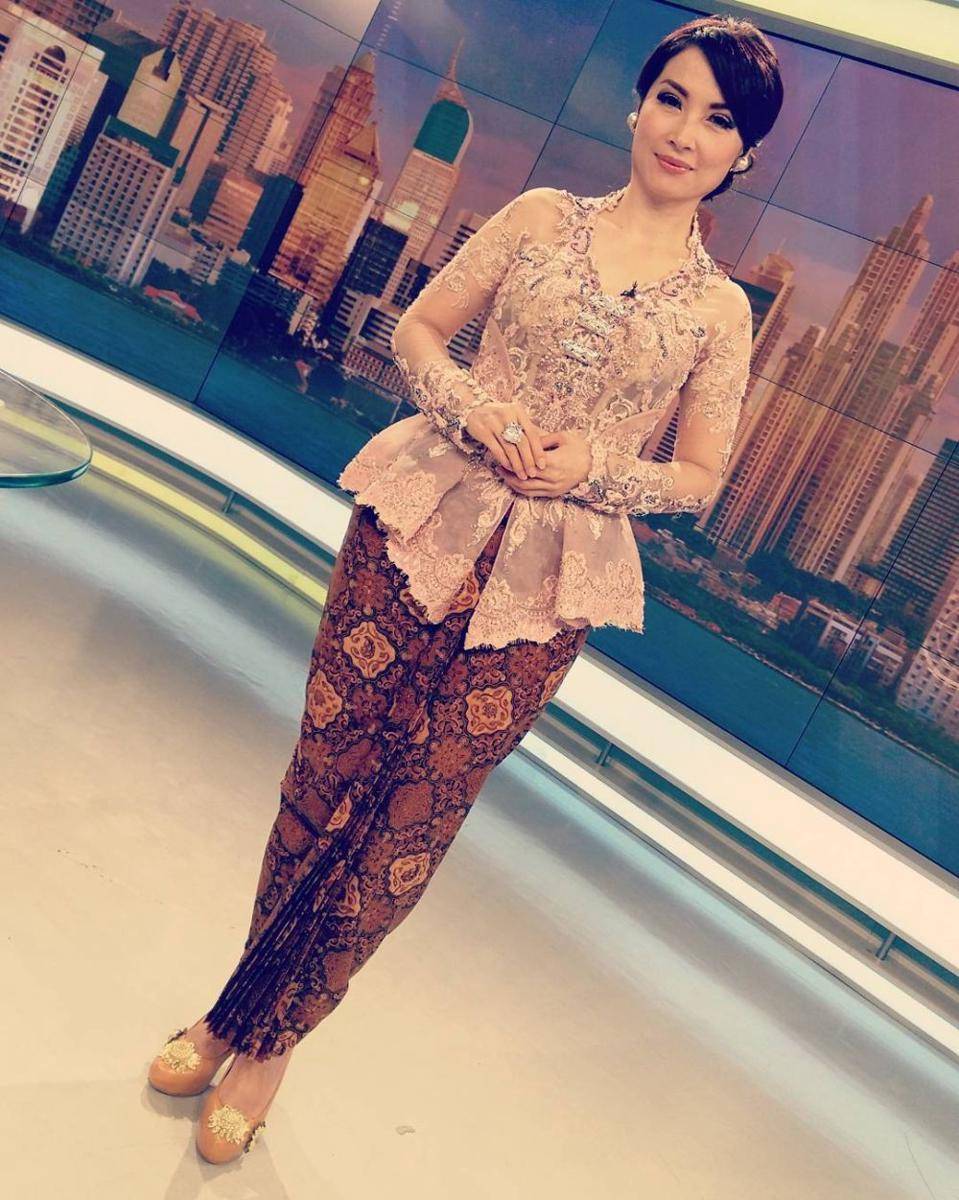 kebaya Retno Pinasti (instagram.com/widhieanthony)