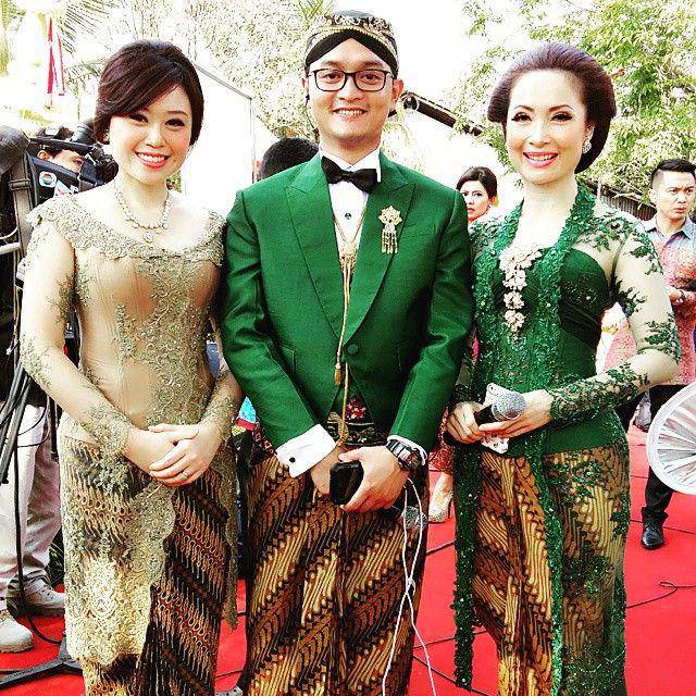 kebaya Retno Pinasti (instagram.com/widhieanthony)