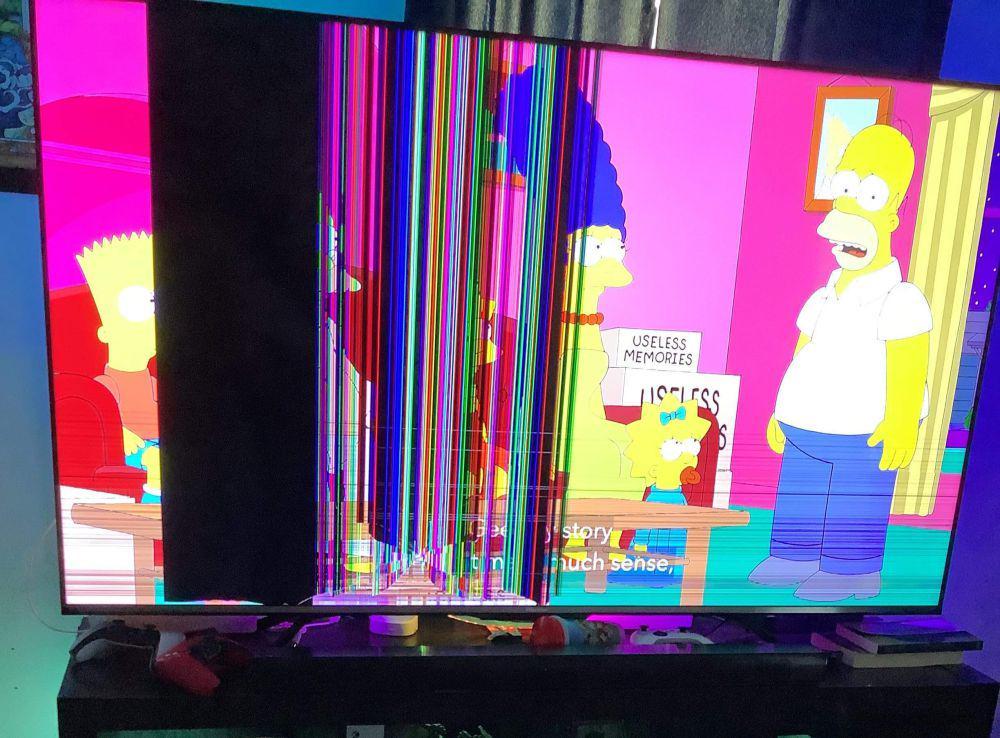 8 Kelakuan Ngeselin Bocah Umur Dua Tahun, TV Sampai Rusak!