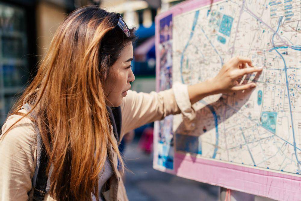 Ilustrasi melihat rute (123rf/twinsterphoto)
