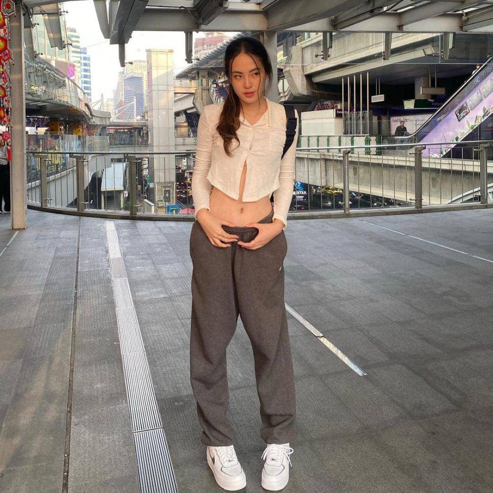 referensi OOTD hang out ala Lilly Nichapalak (instagram.com/lilly_nicha)