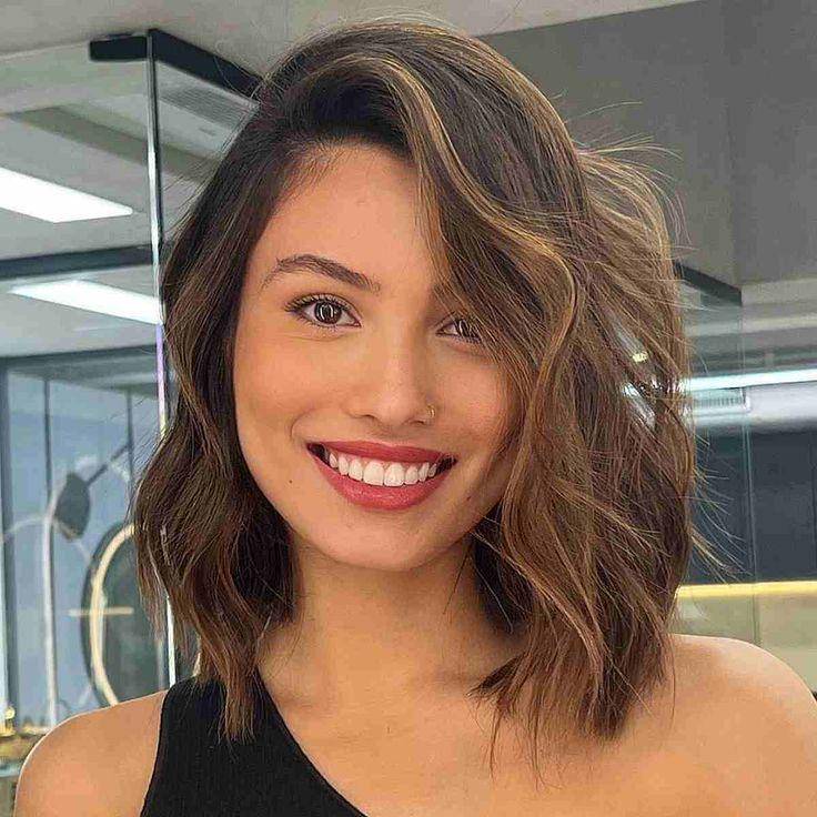 Deep side part (Pinterest.com/Latest Hairstyle)