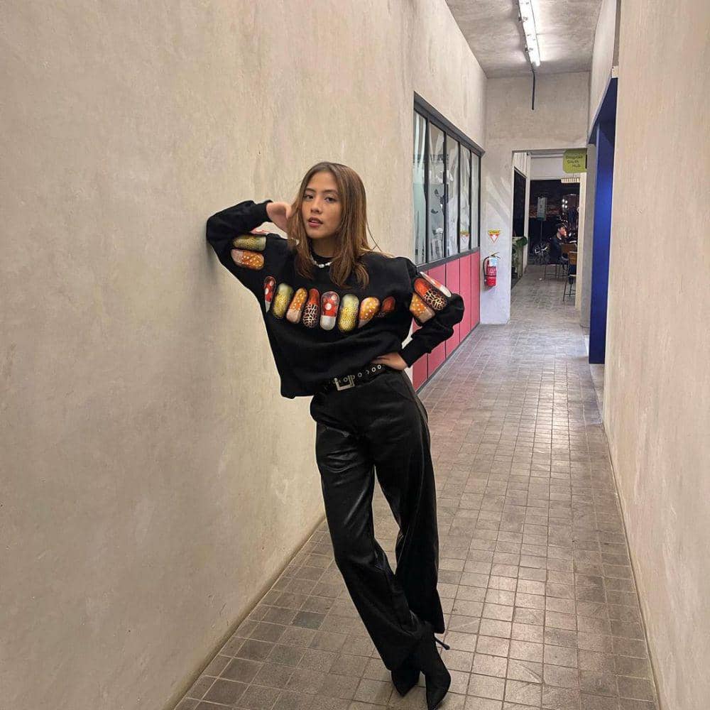 inspirasi outfit hang out ala Adhisty Zara (instagram.com/zaraadhsty)