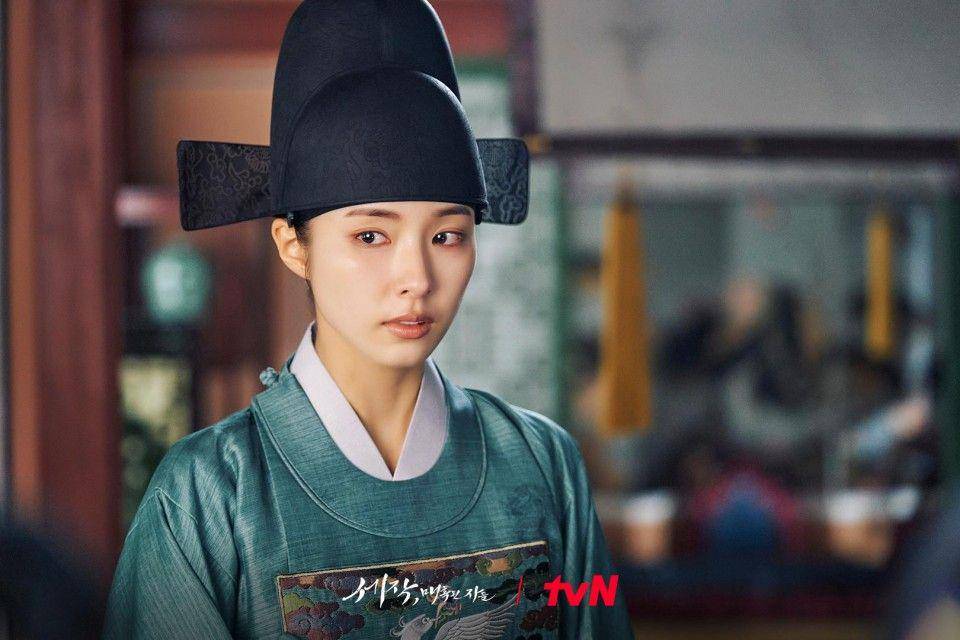 cuplikan Shin Se Kyung di drakor Captivating the King (dok. tvN/세작, 매혹된 자들)