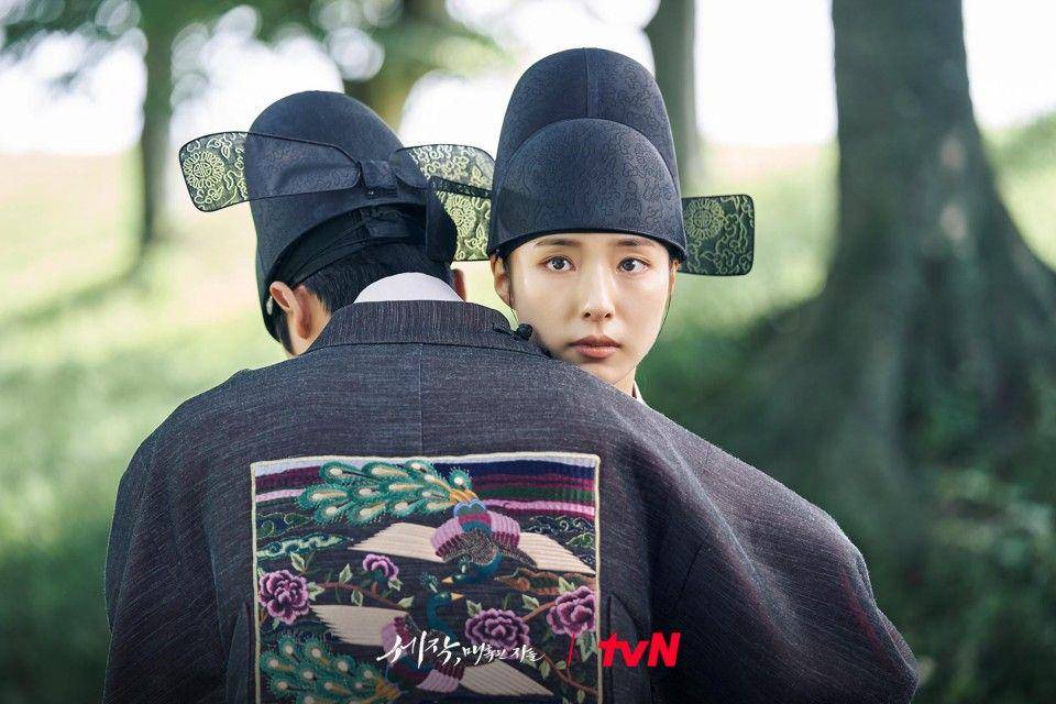 cuplikan Shin Se Kyung di drakor Captivating the King (dok. tvN/세작, 매혹된 자들)