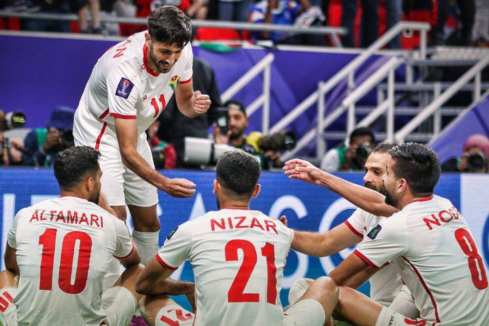 selebrasi gol ala pemain Yordania di laga semifinal Piala Asia 2023 (twitter.com/Qatar2023en)