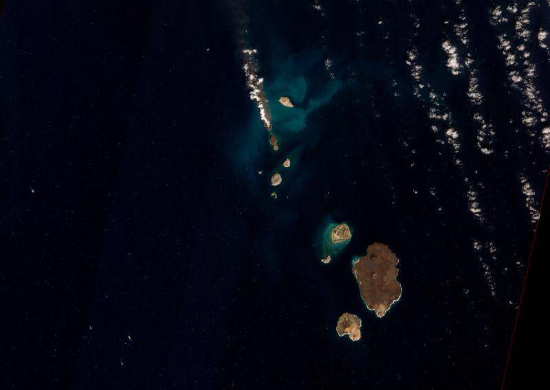 gambar Pulau Jadid dan Sholan di Yaman (nasa.gov)