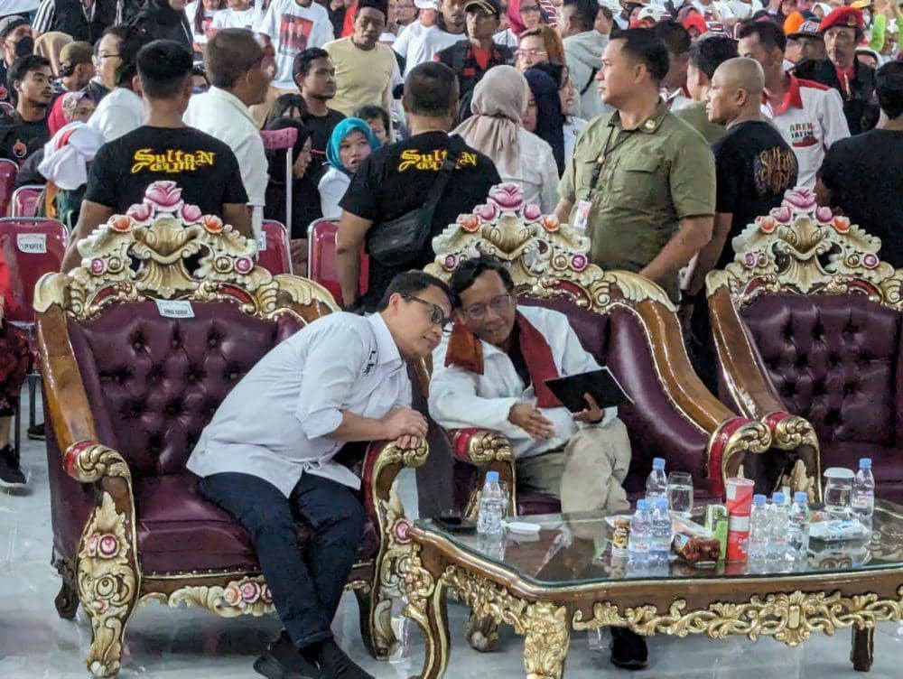 Mahfud MD saat melaksanakan kegiatan Tabrak Prof di Boderland Warerpark Malang. (IDN Times/Rizal Adhi Pratama)