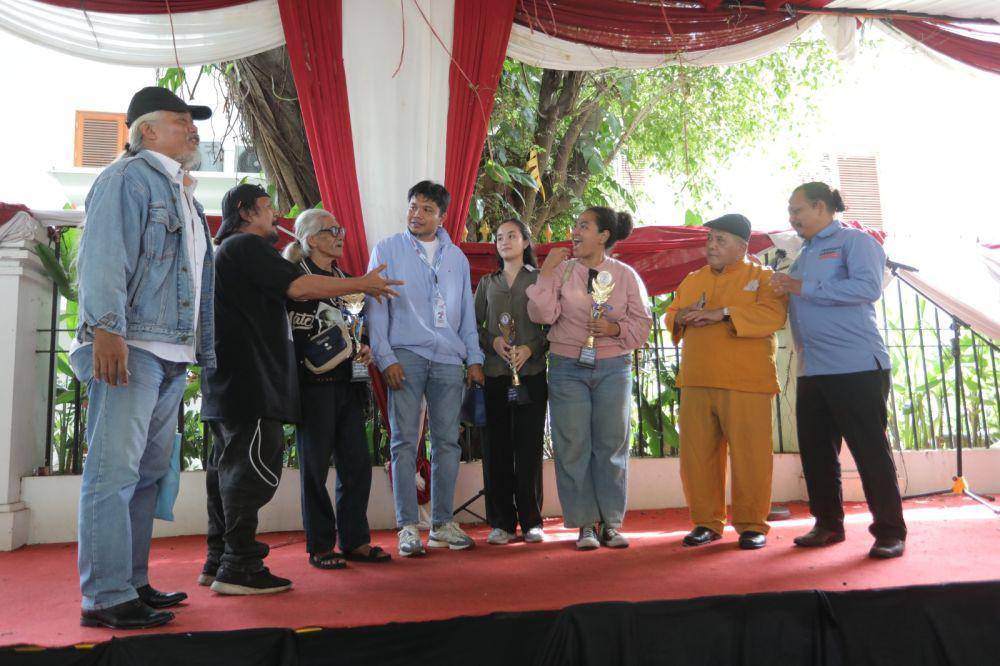 Relawan Cakra Satya 08 (CS 08) deklarasikan dukung Prabowo-Gibran di Pilpres 2024. (IDN Times/Amir Faisol)
