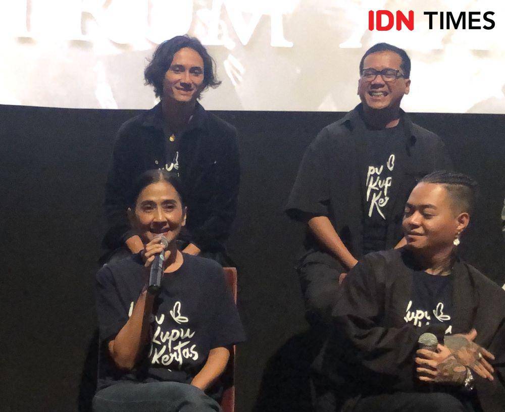 para cast dan tim produksi Kupu-Kupu Kertas (Dok. IDN Times/Elizabeth Chiquita)