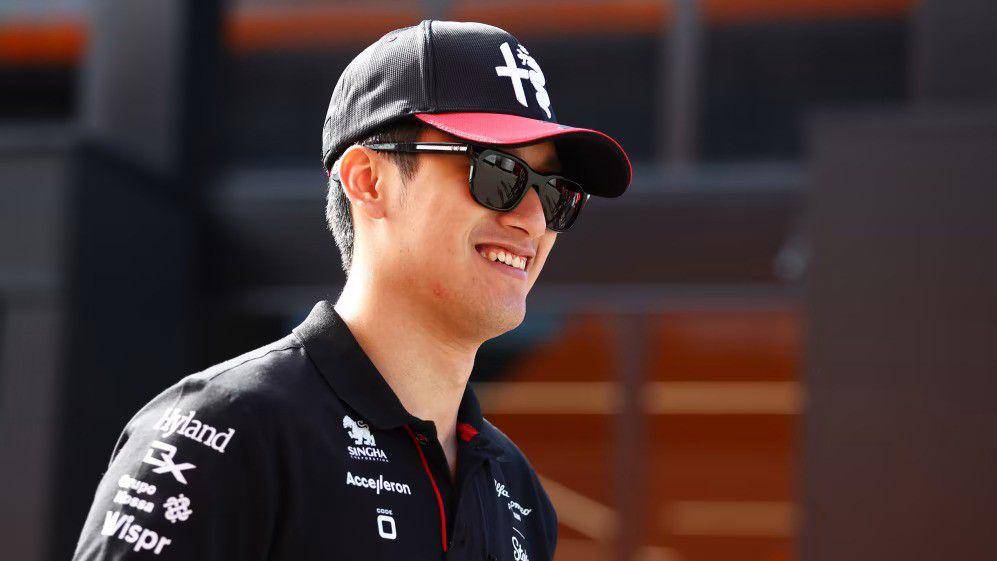 pembalap Kick Sauber, Zhou Guanyu (formula1.com)
