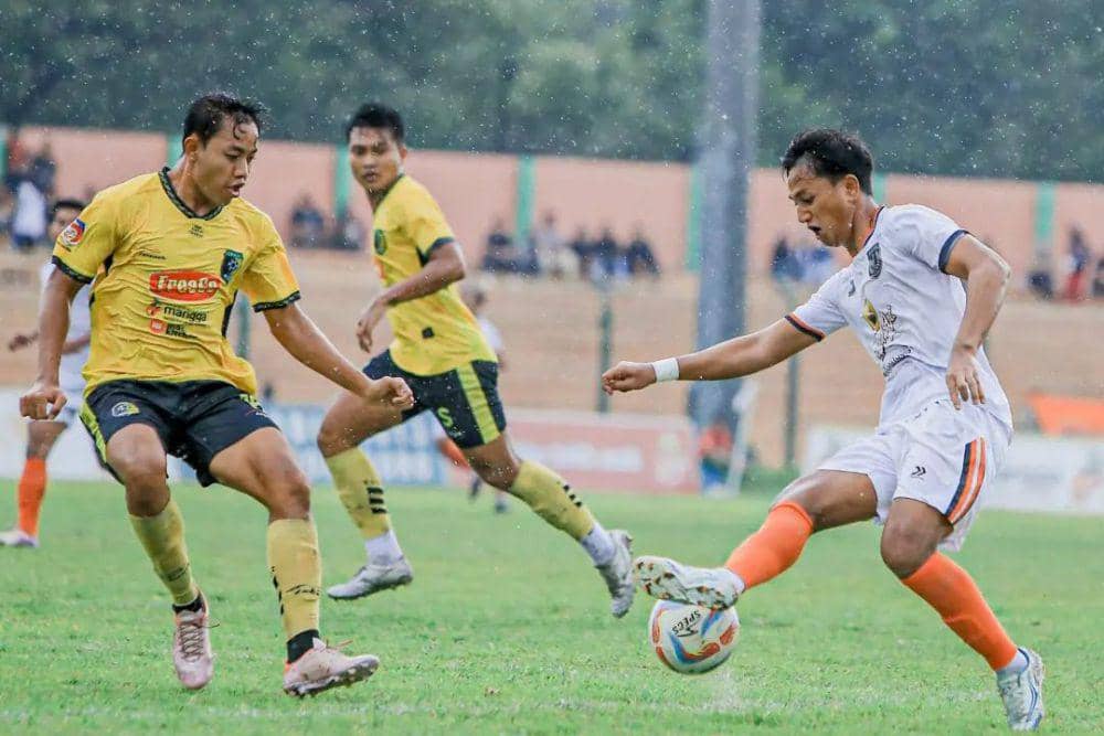 Persibo Bojonegoro dalam laga melawan PSM Madiun pada fase 8 besar Liga 3 Jatim 2023/2024. (instagram.com/persibo.bojonegoro)