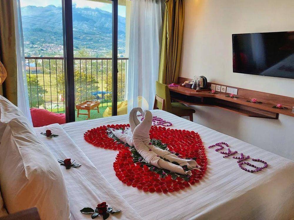 Ilustrasi staycation di hotel (instagram.com/thebatuvillas)