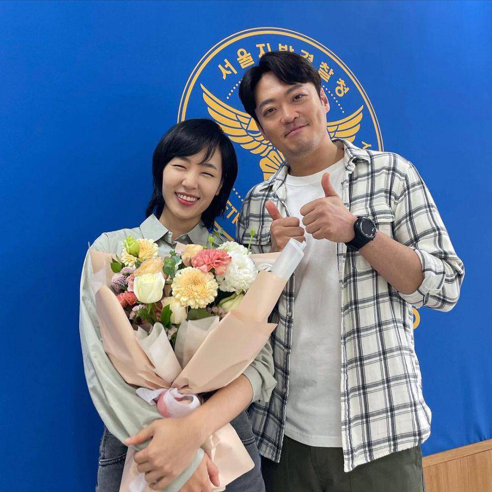 di balik layar drama Through the Darkness  (instagram.com/kongseongha)