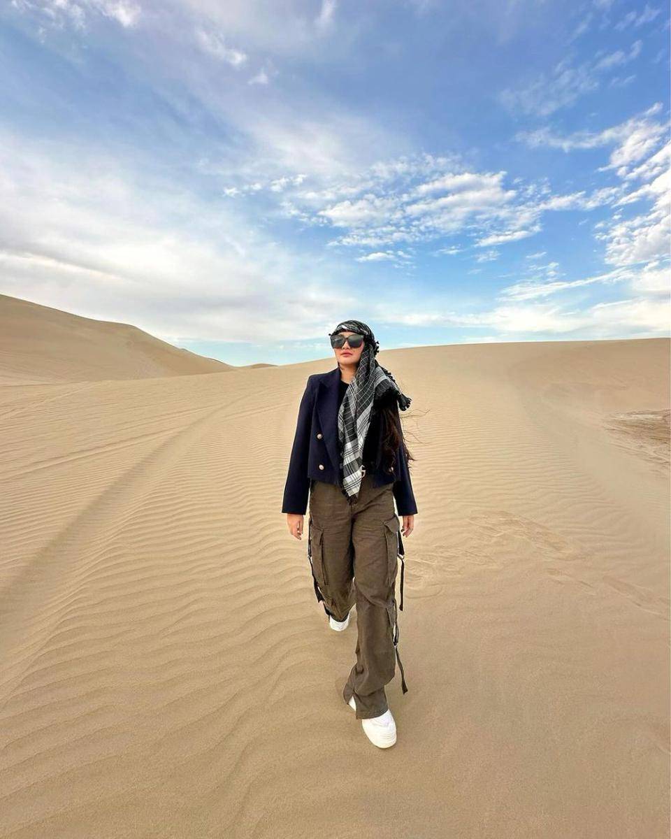 potret Fitri Carlina di gumuk pasir Qatar (instagram.com/fitricarlina)